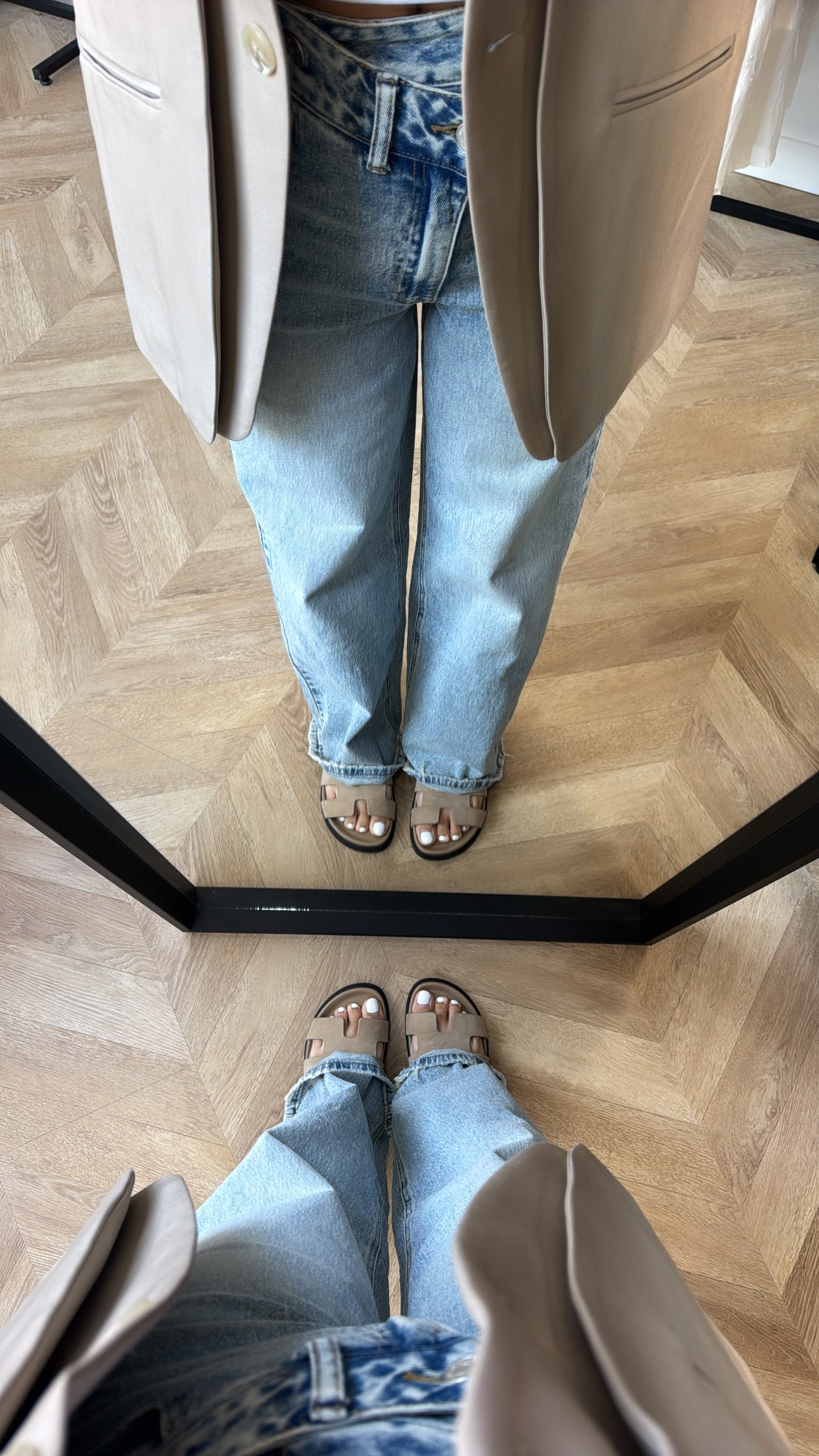 JEAN DÉTAILS