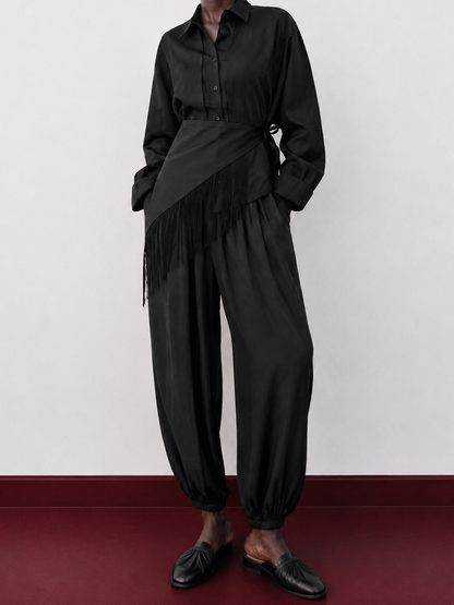 CHEMISIER NOIR AVEC CEINTURE À FRANGES
