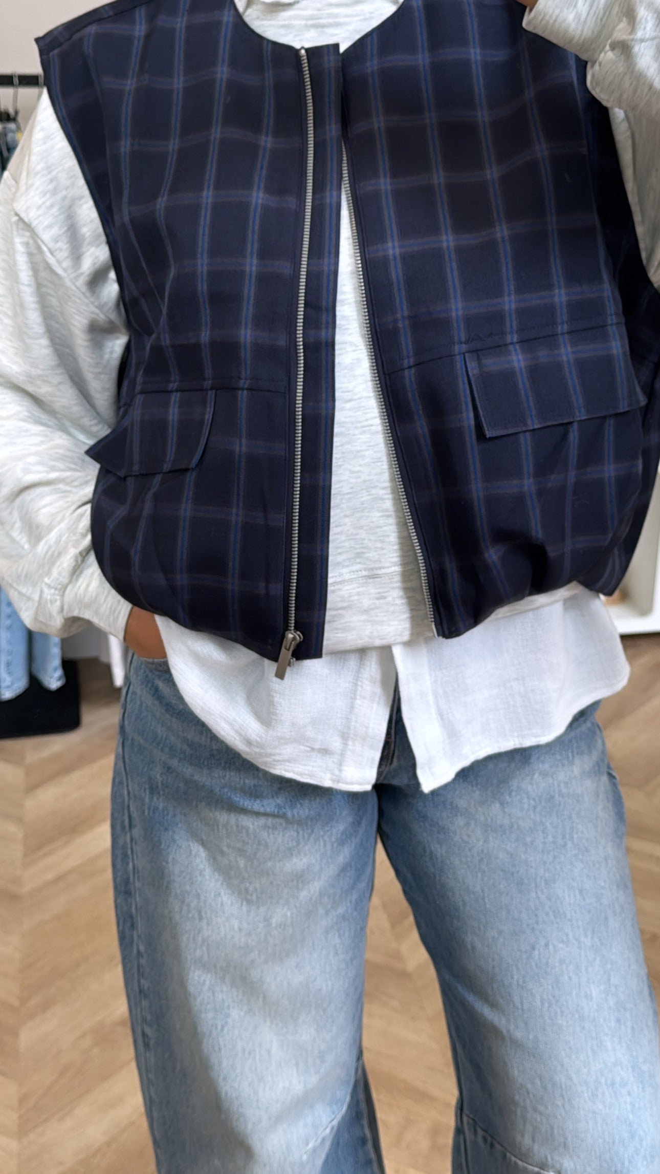 VESTE CARI